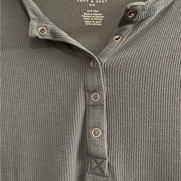 American Eagle Outfitters Long-Sleeve Henley Top - Green - Picture 2 of 6